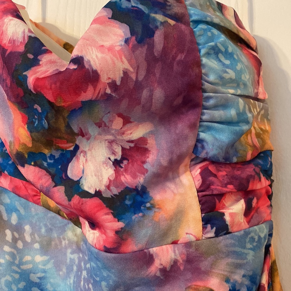 Dress - Picture 2 of 4